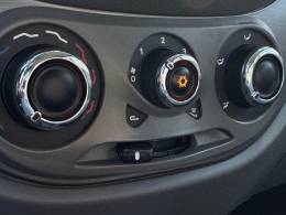 FIAT - PALIO - 2015/2016 - Vermelha - R$ 41.900,00