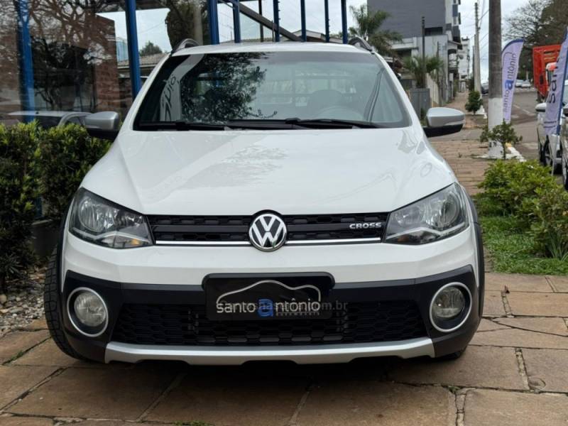 VOLKSWAGEN - SAVEIRO - 2013/2014 - Branca - R$ 64.900,00
