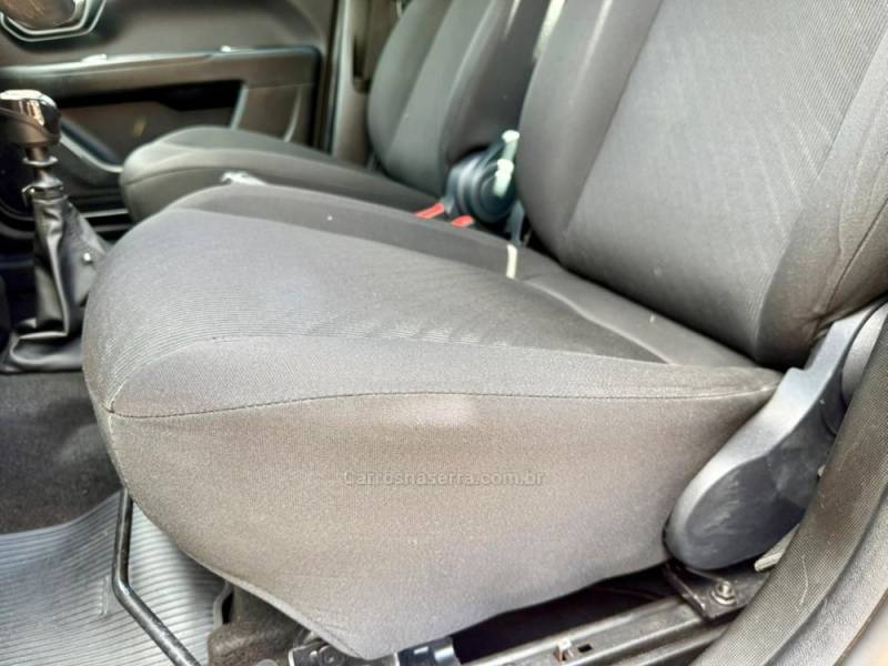 FIAT - STRADA - 2021/2022 - Prata - R$ 71.900,00