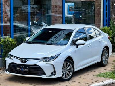 TOYOTA - COROLLA - 2022/2023 - Branca - R$ 132.900,00