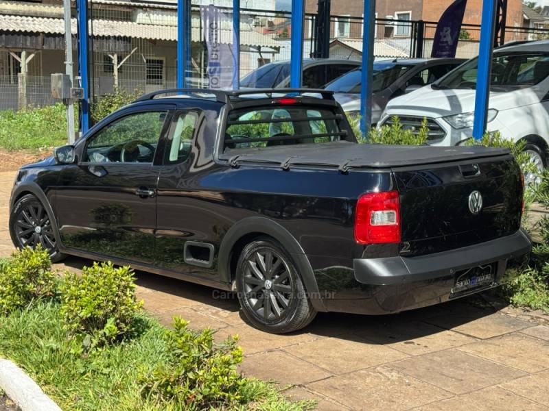VOLKSWAGEN - SAVEIRO - 2015/2015 - Preta - R$ 53.900,00