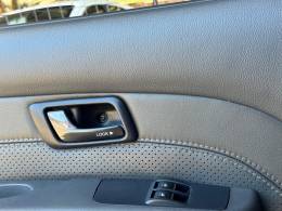 FIAT - STRADA - 2015/2016 - Vermelha - R$ 59.900,00