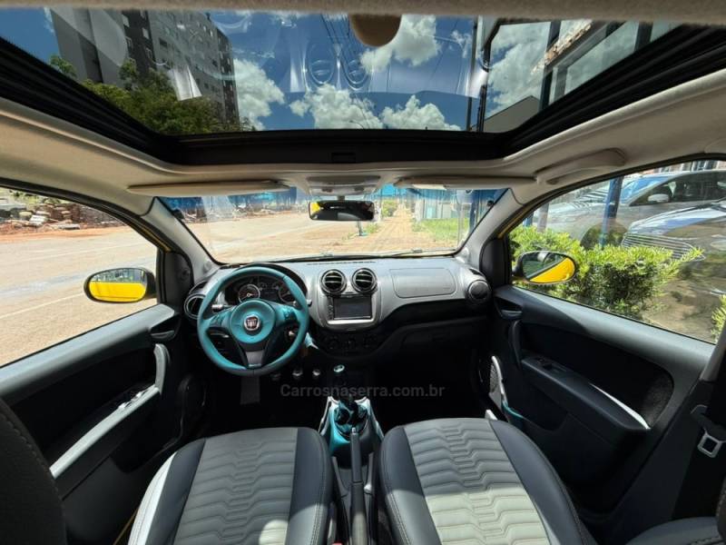 FIAT - PALIO - 2013/2014 - Amarela - R$ 44.900,00