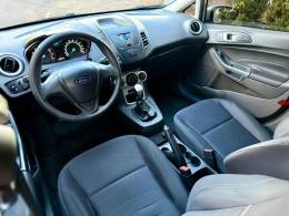 FORD - FIESTA - 2017/2017 - Prata - R$ 49.900,00