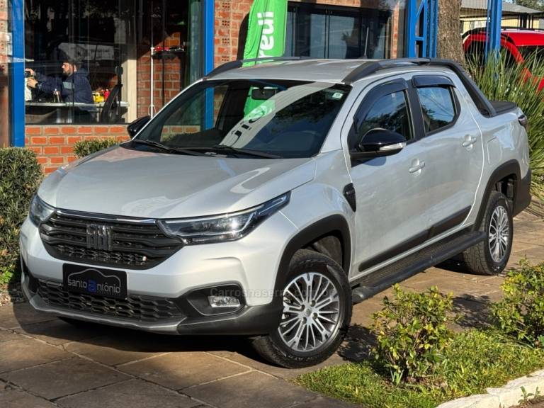 FIAT - STRADA - 2023/2023 - Prata - R$ 113.900,00