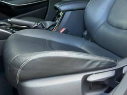 TOYOTA - COROLLA - 2022/2023 - Branca - R$ 132.900,00