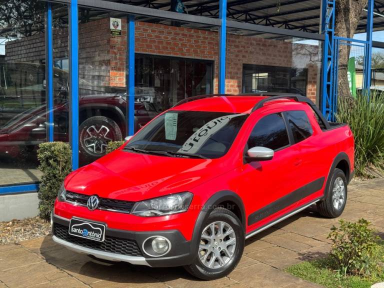 VOLKSWAGEN - SAVEIRO - 2015/2016 - Vermelha - R$ 74.900,00