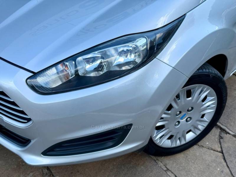 FORD - FIESTA - 2017/2017 - Prata - R$ 49.900,00