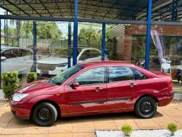 FORD - FOCUS - 2005/2005 - Vermelha - R$ 19.900,00