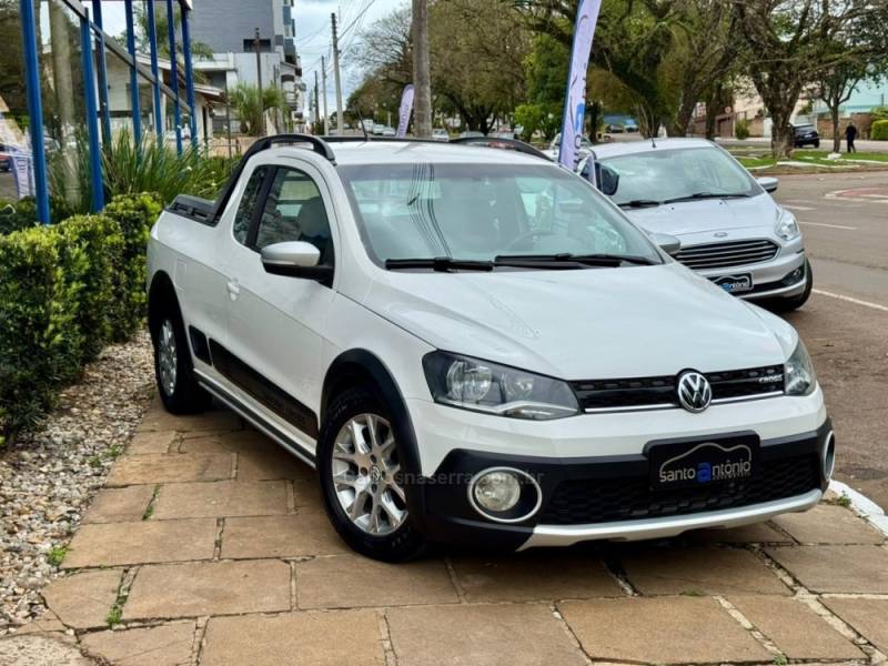 VOLKSWAGEN - SAVEIRO - 2013/2014 - Branca - R$ 64.900,00