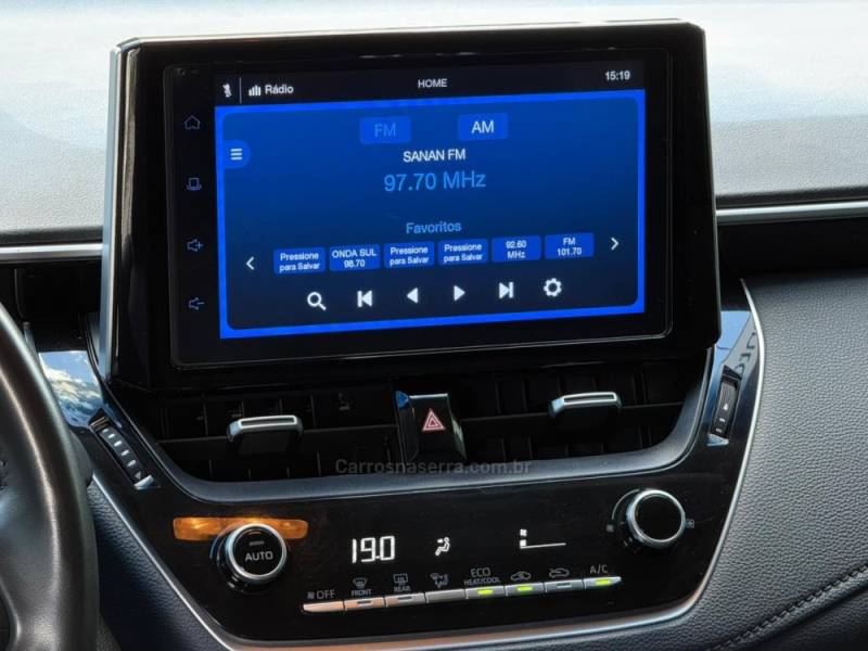 TOYOTA - COROLLA - 2022/2023 - Branca - R$ 132.900,00