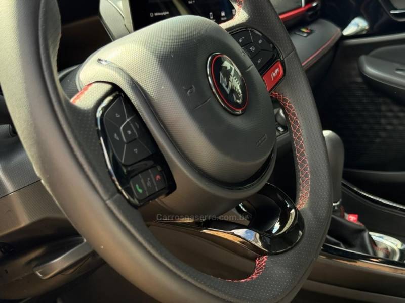 FIAT - FASTBACK - 2025/2026 - Branca - R$ 156.900,00