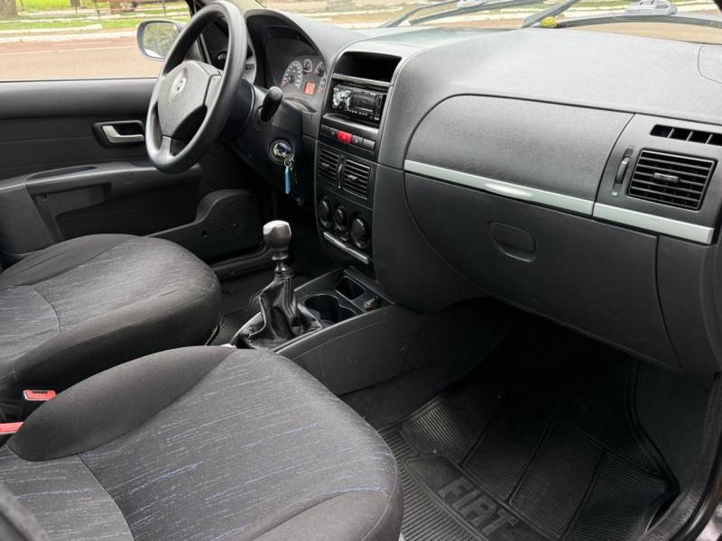 FIAT - PALIO - 2007/2007 - Preta - R$ 26.900,00