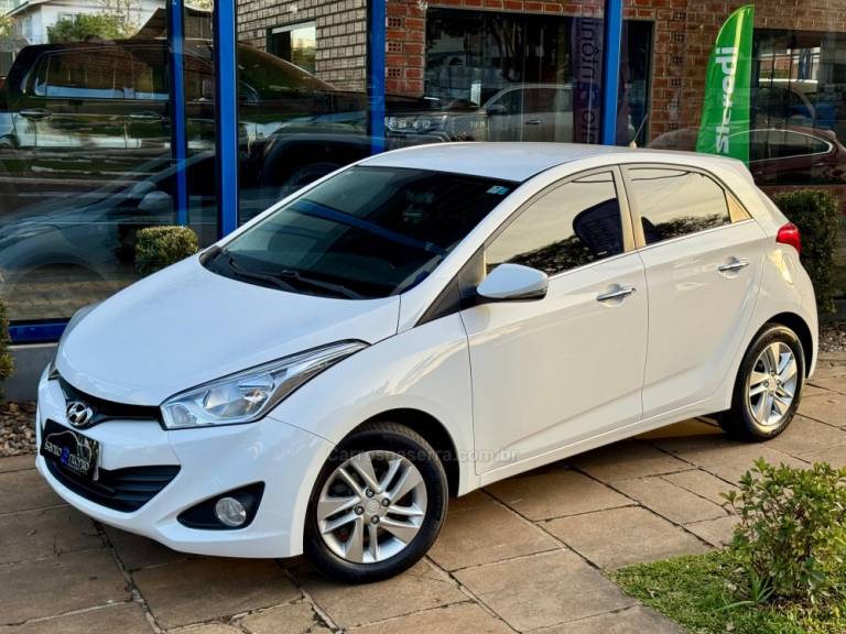 HYUNDAI - HB20 - 2015/2015 - Branca - R$ 57.900,00