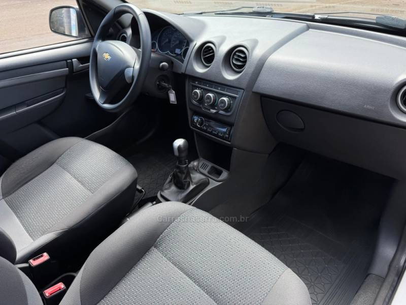 CHEVROLET - CELTA - 2014/2015 - Branca - R$ 35.900,00