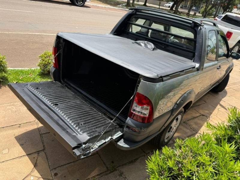 FIAT - STRADA - 2010/2010 - Cinza - R$ 44.900,00