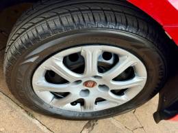 FIAT - PALIO - 2015/2016 - Vermelha - R$ 41.900,00