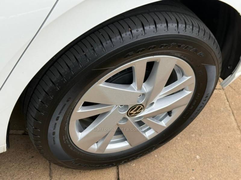 VOLKSWAGEN - POLO - 2024/2025 - Branca - R$ 99.900,00