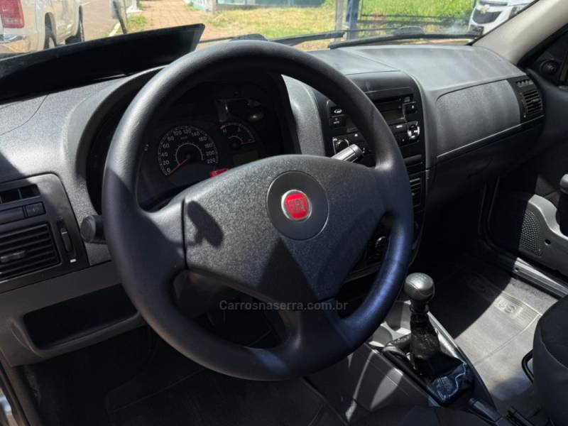 FIAT - STRADA - 2010/2010 - Cinza - R$ 44.900,00