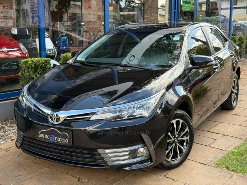 TOYOTA - COROLLA - 2017/2018 - Preta - R$ 89.900,00