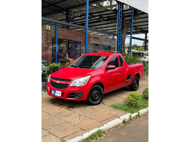 CHEVROLET - MONTANA - 2013/2014 - Vermelha - R$ 36.900,00