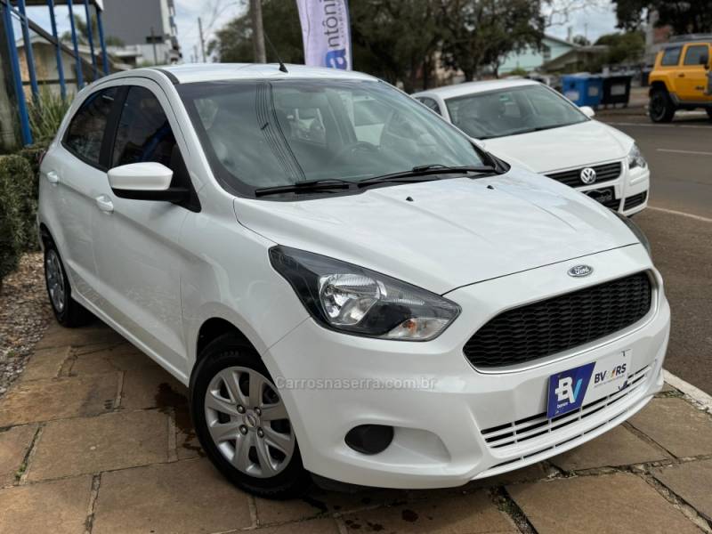FORD - KA - 2017/2018 - Branca - R$ 41.990,00