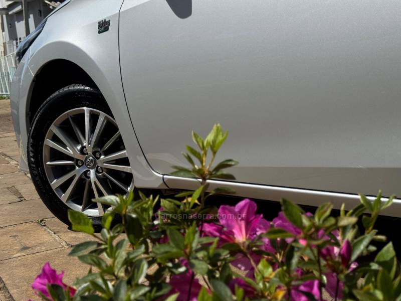 TOYOTA - COROLLA - 2015/2016 - Prata - R$ 79.900,00