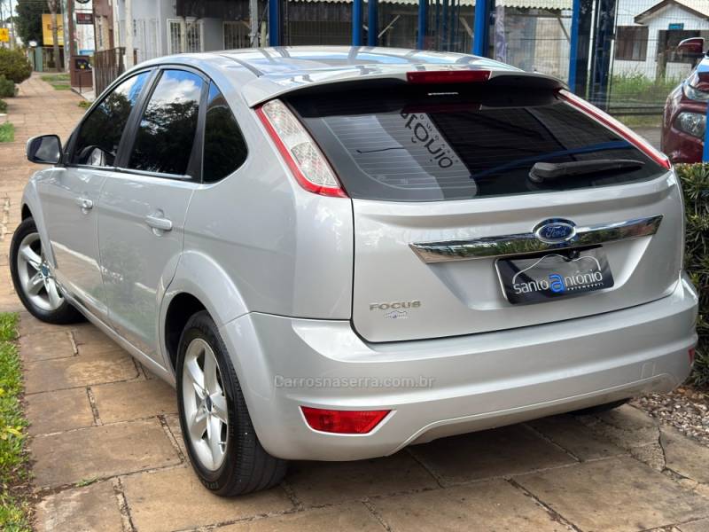 FORD - FOCUS - 2012/2012 - Prata - R$ 43.900,00