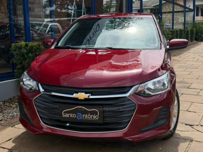 CHEVROLET - ONIX - 2022/2023 - Vermelha - R$ 73.900,00