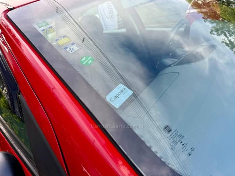FIAT - PALIO - 2015/2016 - Vermelha - R$ 41.900,00