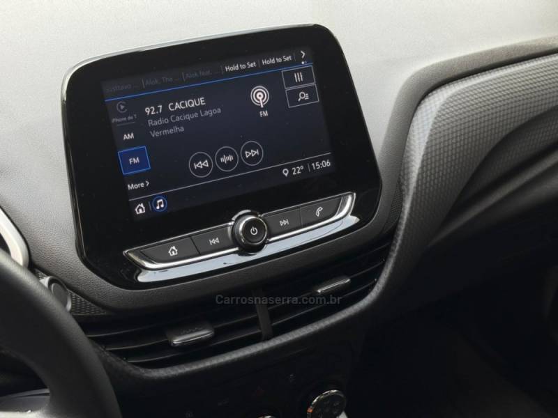 CHEVROLET - ONIX - 2022/2023 - Vermelha - R$ 73.900,00