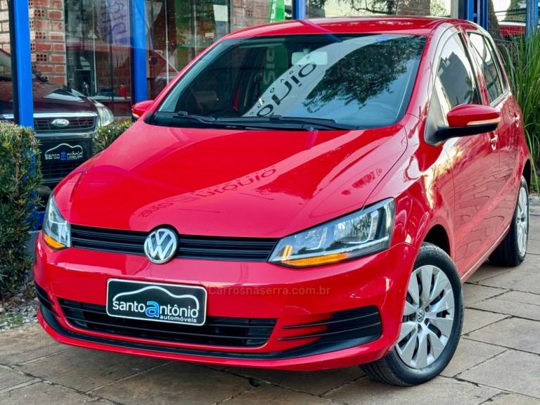 VOLKSWAGEN - FOX - 2015/2015 - Vermelha - R$ 45.900,00