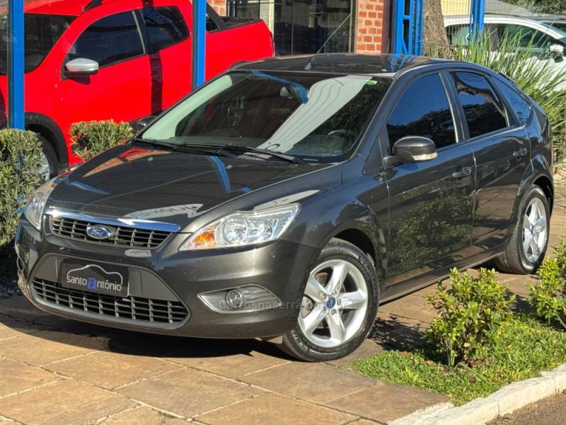 FORD - FOCUS - 2013/2013 - Cinza - R$ 46.900,00