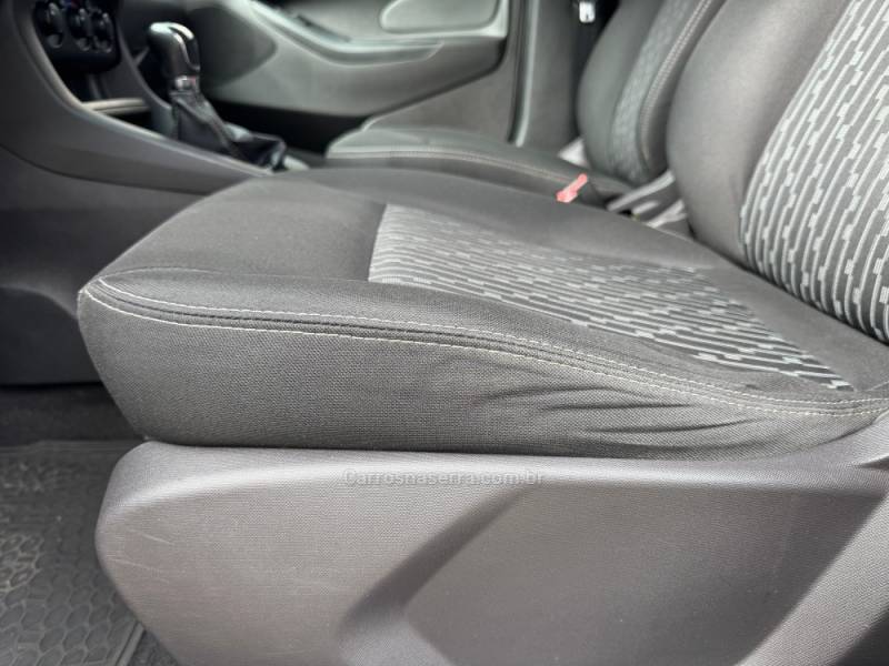 FORD - KA - 2017/2018 - Branca - R$ 41.990,00