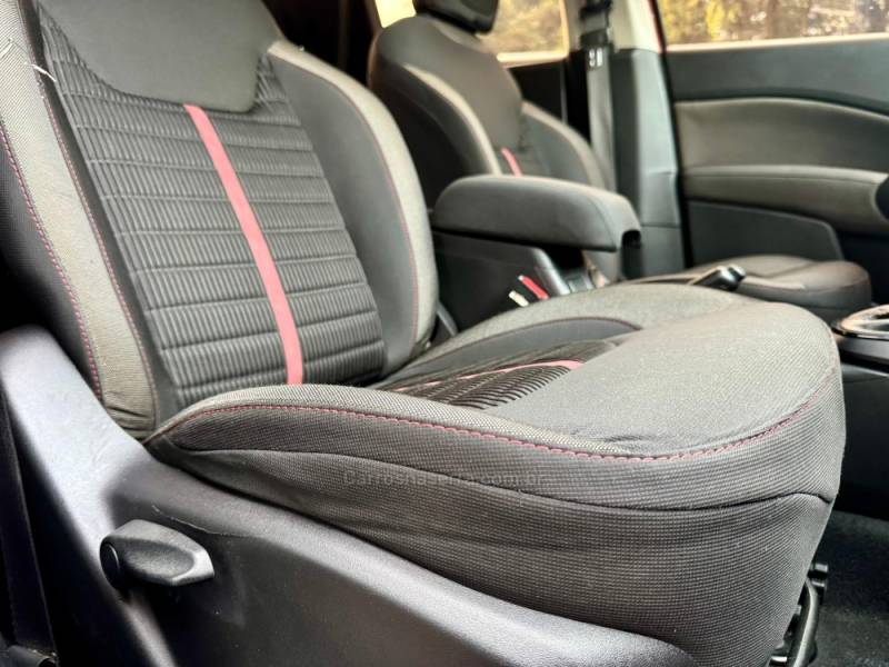FIAT - TORO - 2016/2016 - Vermelha - R$ 92.900,00