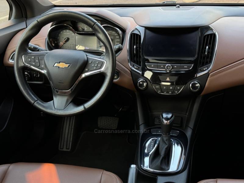 CHEVROLET - CRUZE - 2020/2020 - Preta - R$ 115.900,00