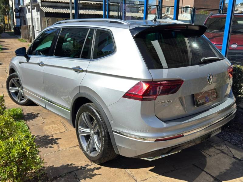 VOLKSWAGEN - TIGUAN - 2018/2019 - Prata - R$ 169.900,00
