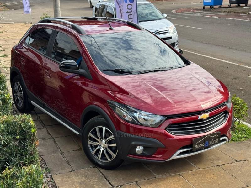 CHEVROLET - ONIX - 2018/2018 - Vermelha - R$ 67.900,00