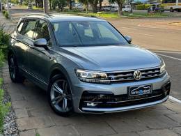 VOLKSWAGEN - TIGUAN - 2018/2019 - Prata - R$ 169.900,00