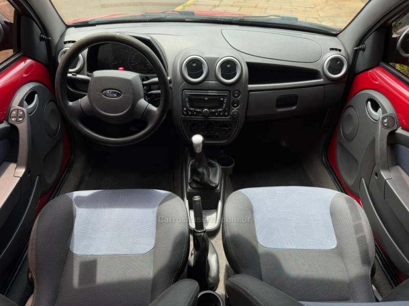 FORD - KA - 2011/2012 - Vermelha - R$ 27.900,00