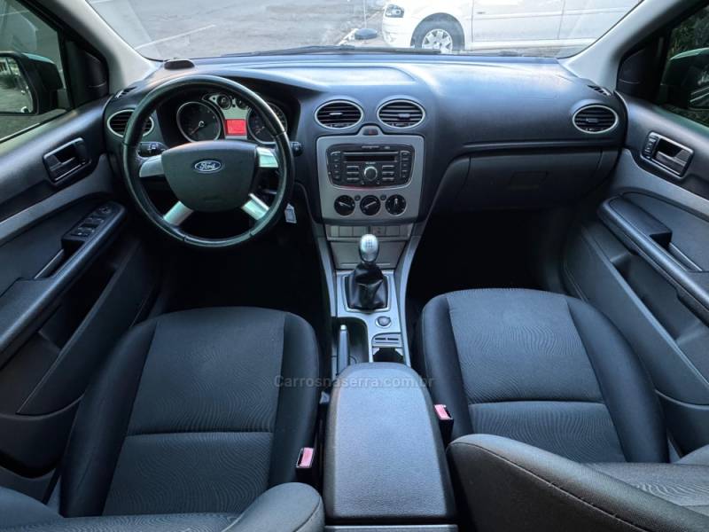 FORD - FOCUS - 2013/2013 - Cinza - R$ 46.900,00