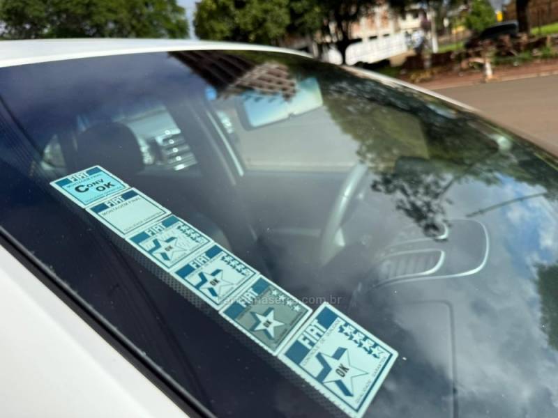 FIAT - GRAND SIENA - 2013/2013 - Branca - R$ 35.900,00