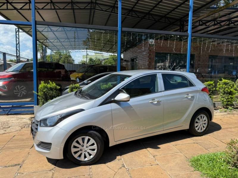 HYUNDAI - HB20 - 2018/2018 - Prata - R$ 54.900,00