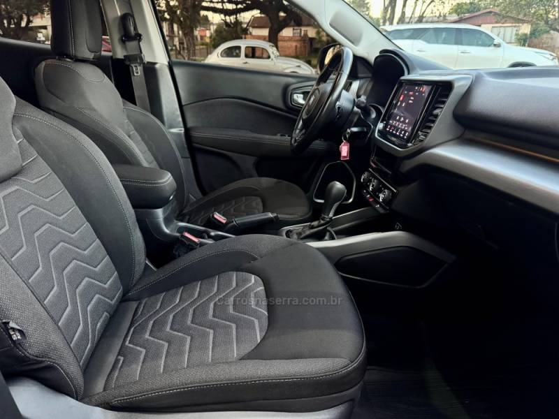 FIAT - TORO - 2022/2023 - Cinza - R$ 115.900,00