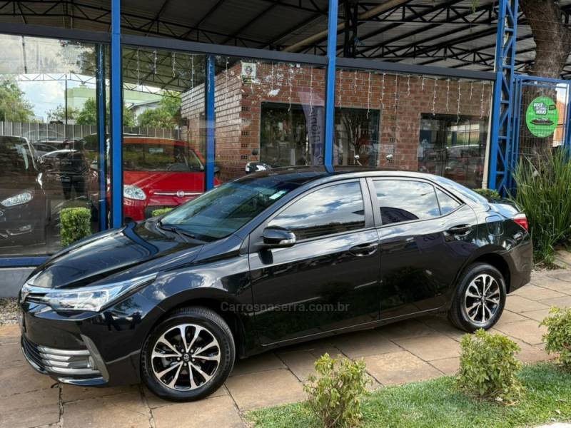 TOYOTA - COROLLA - 2017/2018 - Preta - R$ 89.900,00