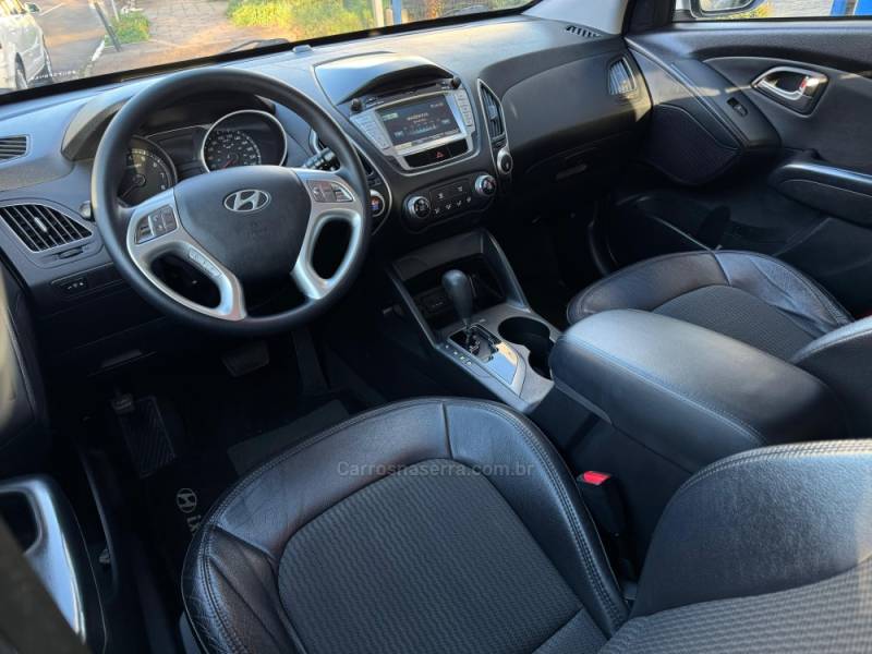 HYUNDAI - IX35 - 2013/2014 - Prata - R$ 72.900,00