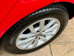 VOLKSWAGEN - FOX - 2013/2014 - Vermelha - R$ 43.900,00