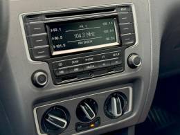 VOLKSWAGEN - FOX - 2013/2014 - Vermelha - R$ 43.900,00