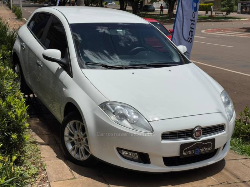 FIAT - BRAVO - 2013/2014 - Branca - R$ 38.900,00