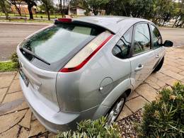 FORD - FOCUS - 2011/2012 - Prata - R$ 41.900,00